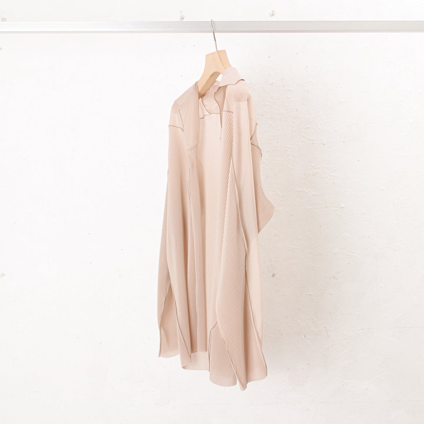 to do kotohayokozawa /Oversized Sheer Shirts / beige