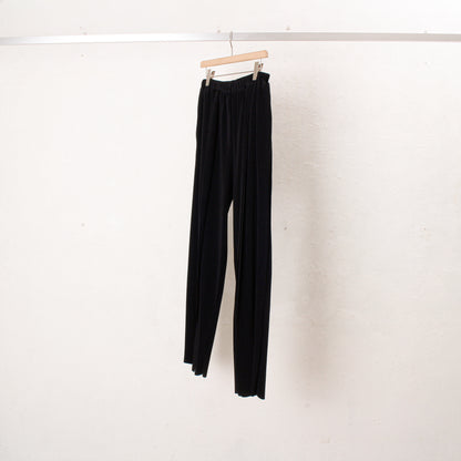 to do kotohayokozawa /Slit Pleated Pants / black