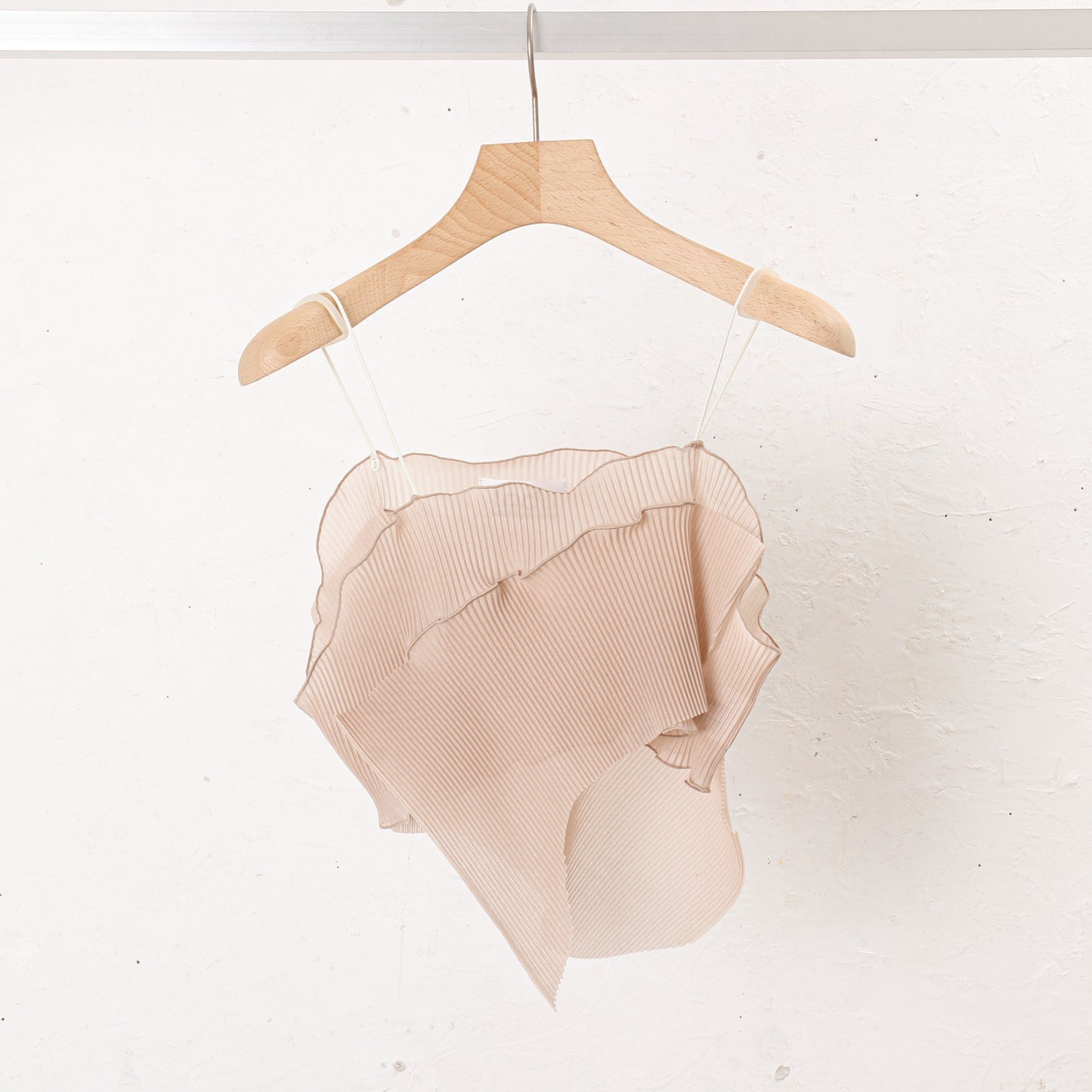 to do kotohayokozawa /Sheer Short Camisole  / beige