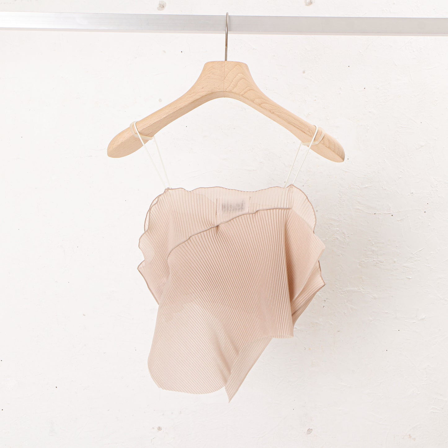 to do kotohayokozawa /Sheer Short Camisole  / beige