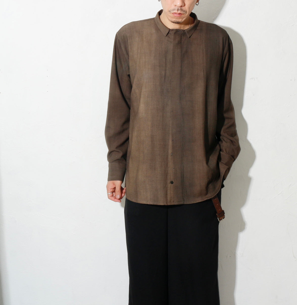Uneven Dyed Fly Front Shirt  / charcoal
