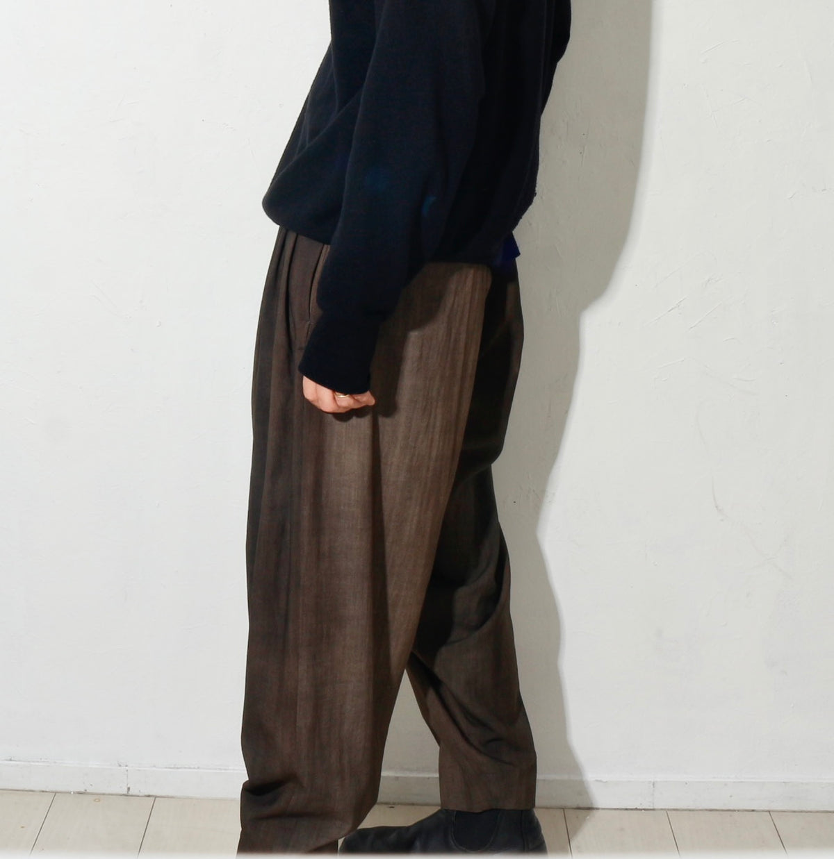 Uneven Dyed 6tuck Pants / charcoal