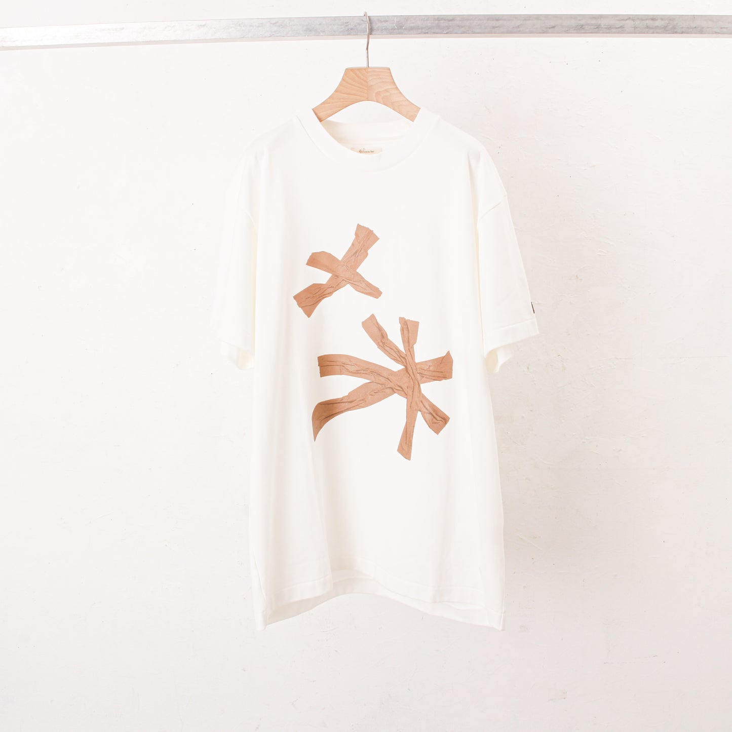 Packing tape print T-shirt / white