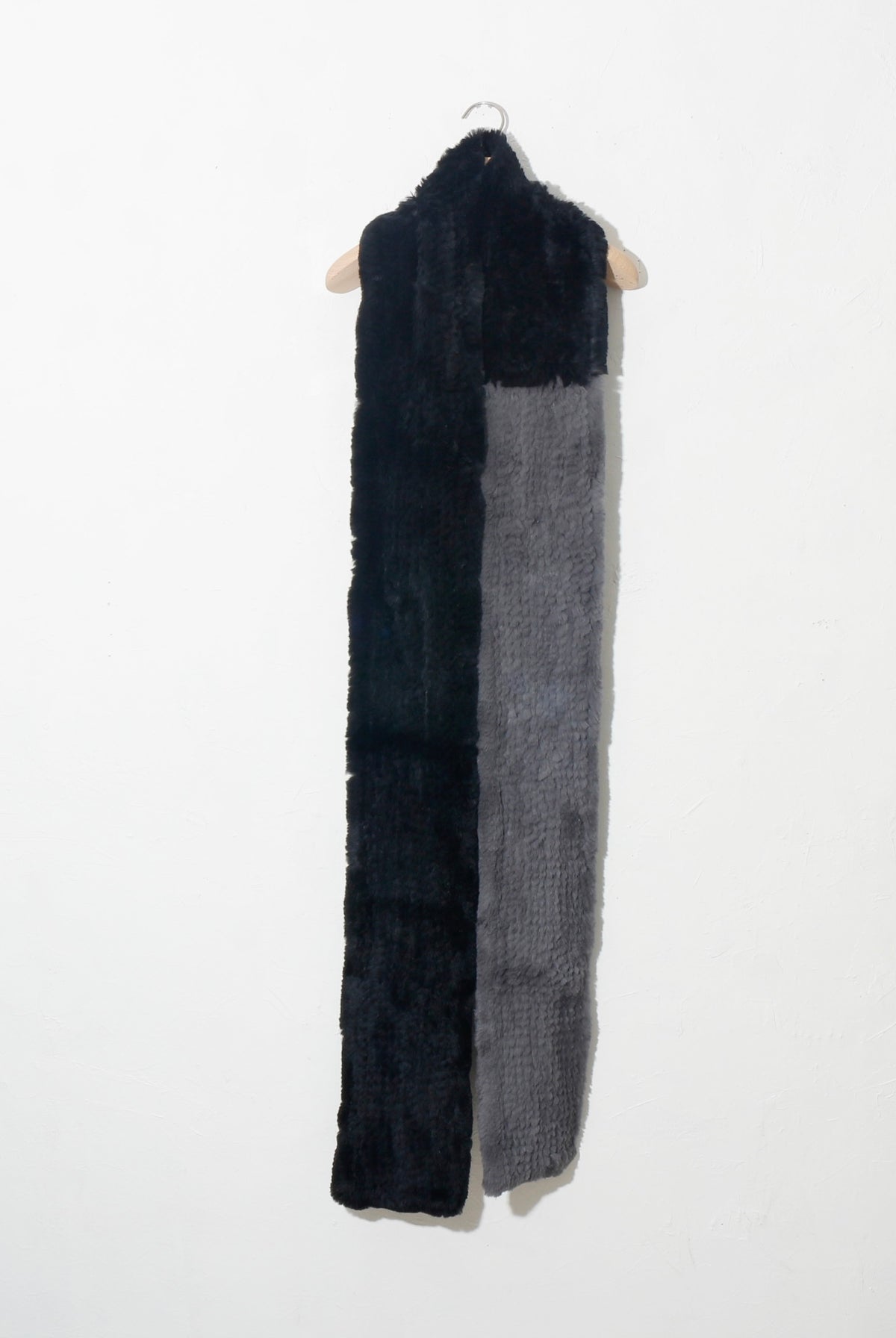 RABBIT FUR SCARF /   black × gray