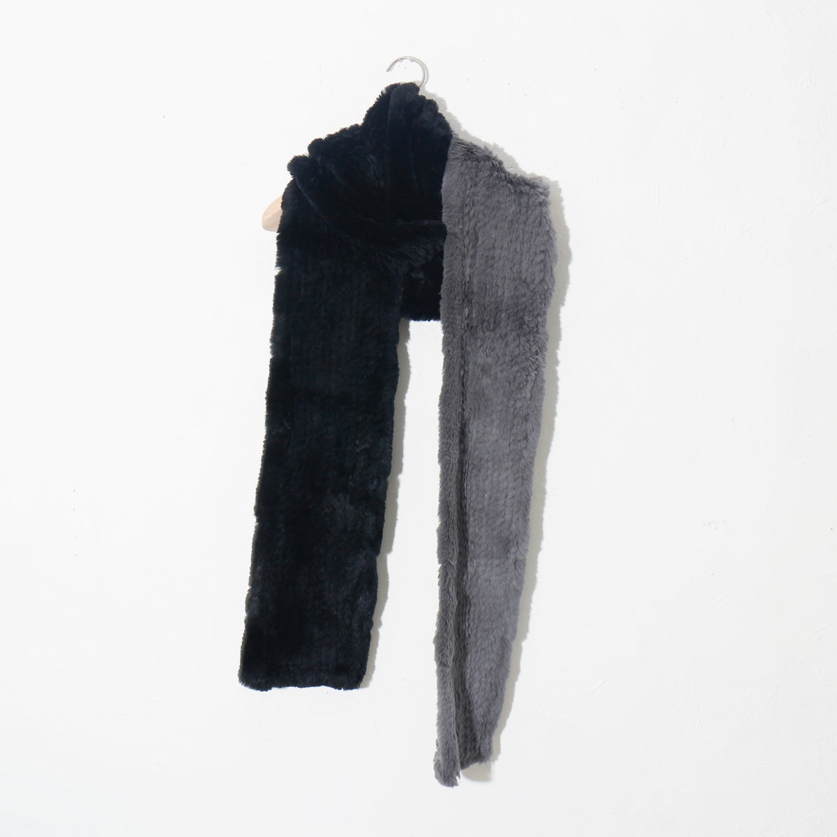 RABBIT FUR SCARF /   black × gray