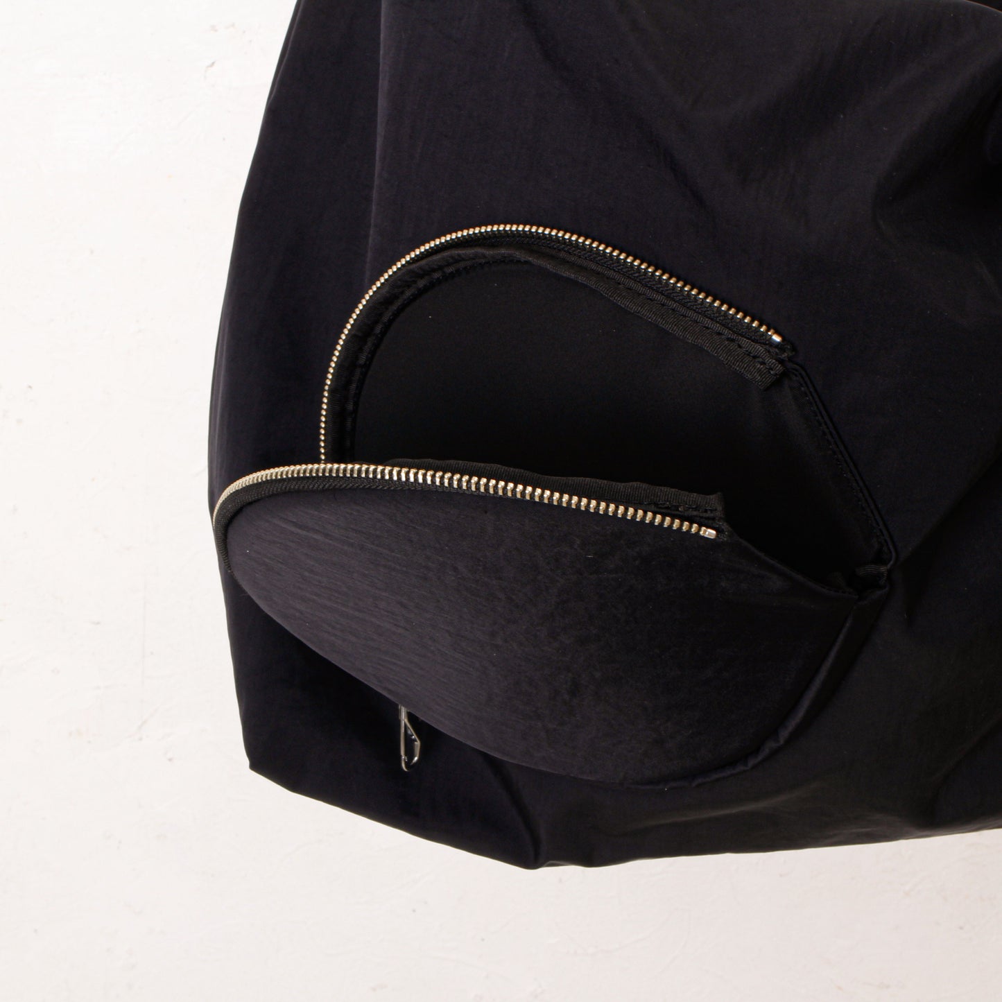 PING-PONG MESSENGER BAG / black