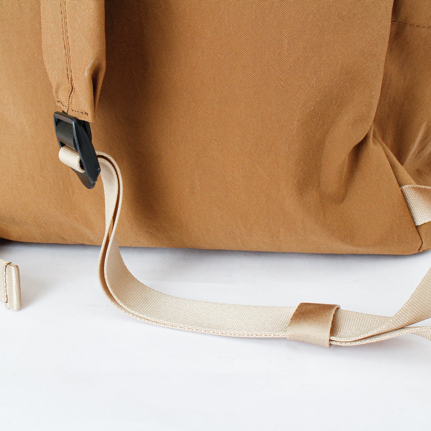 multi pocket suspension backpack / camel