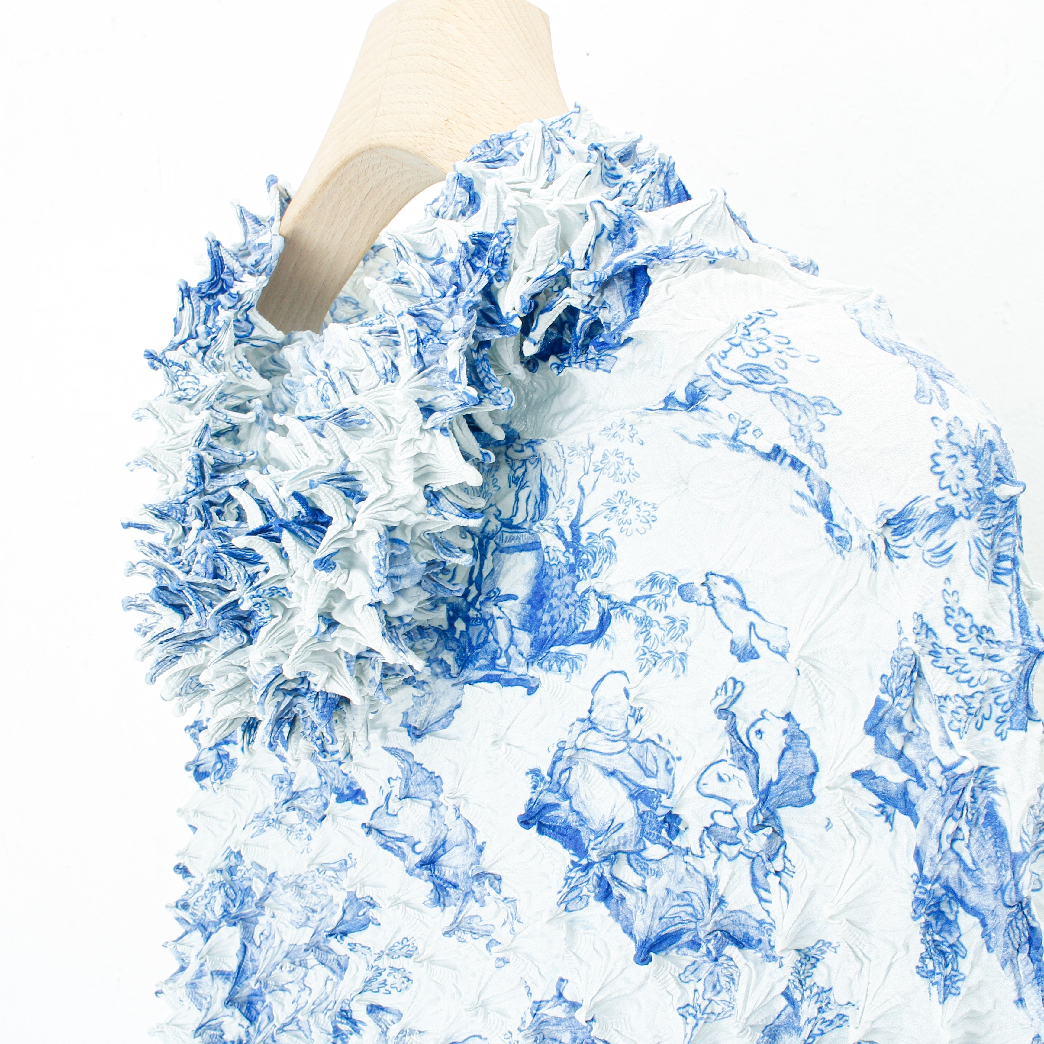 COMIC TOILE DE JOUY SPIKY HOODIE / blue – MIKIRIHASSHIN OFFICIAL